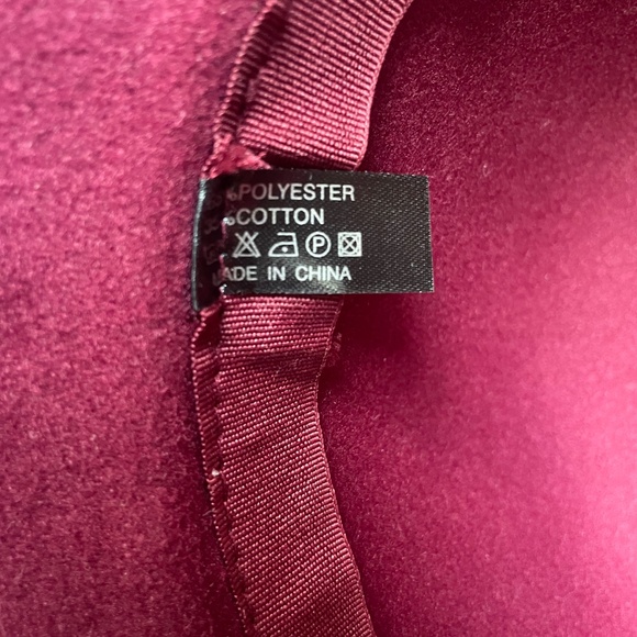 Hat - Picture 3 of 4